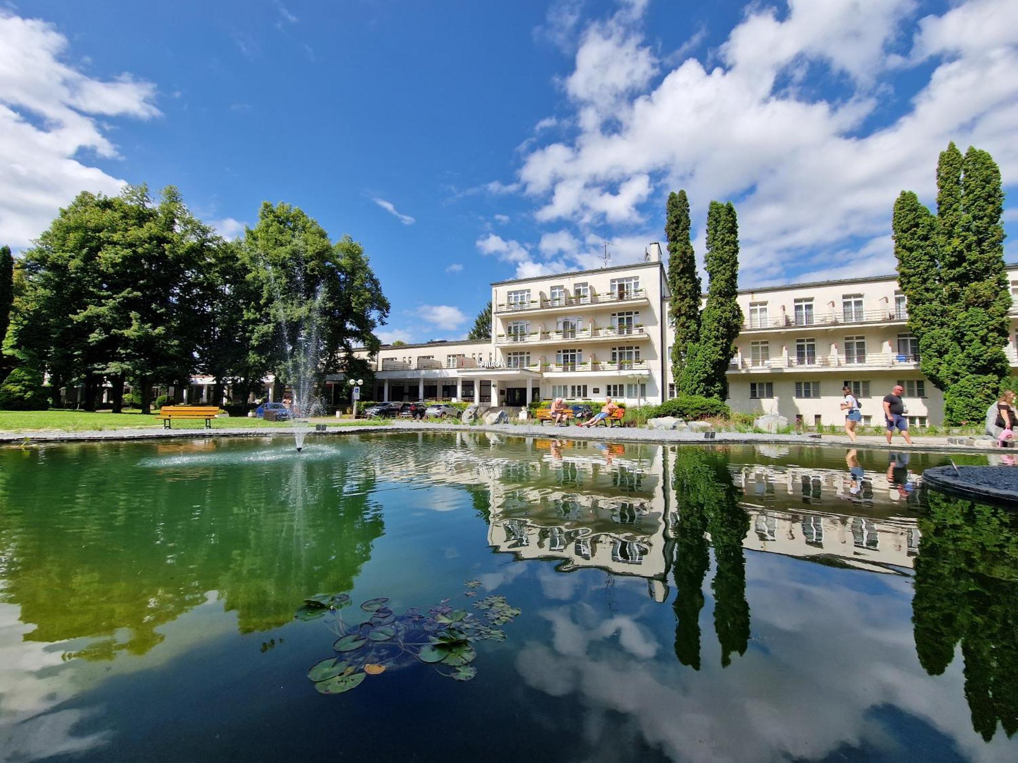 Hotel Palace - Kupele Sliač Exteriér fotografie